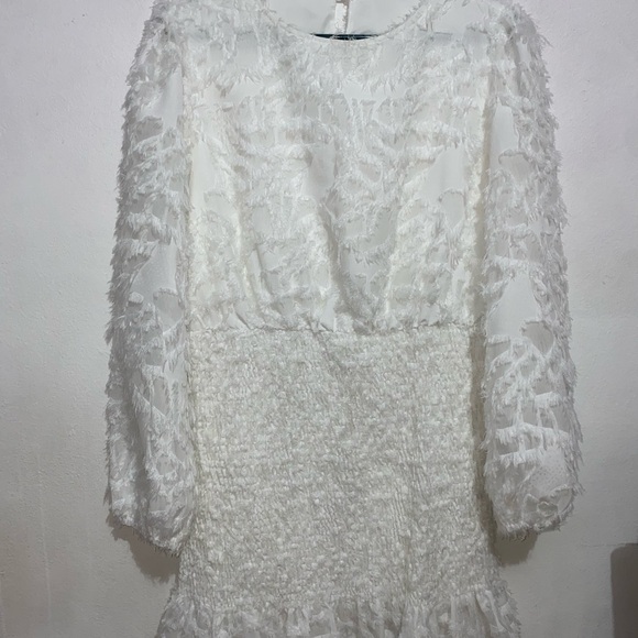 Elegant White Dress - Picture 3 of 5